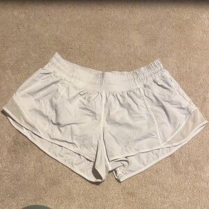 Lululemon Hottie Hot Shorts 2.5